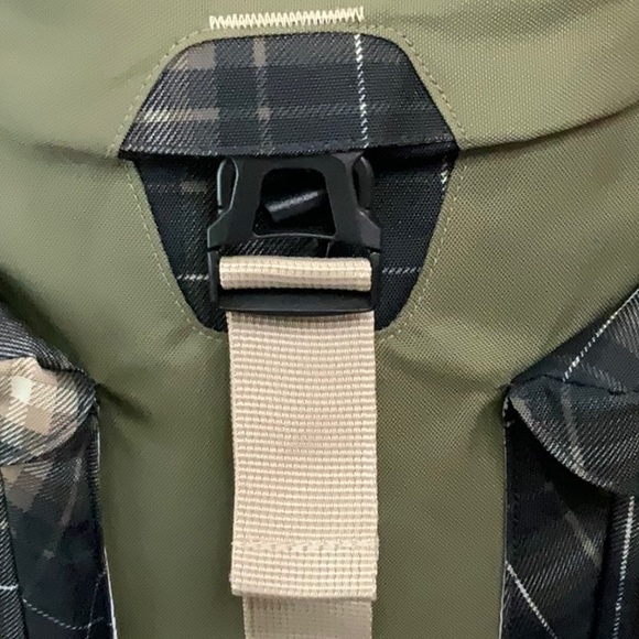 Jansport MISDEMEANOR Backpack - Black/Slate grey Shank Plaid - Picture 5 of 16